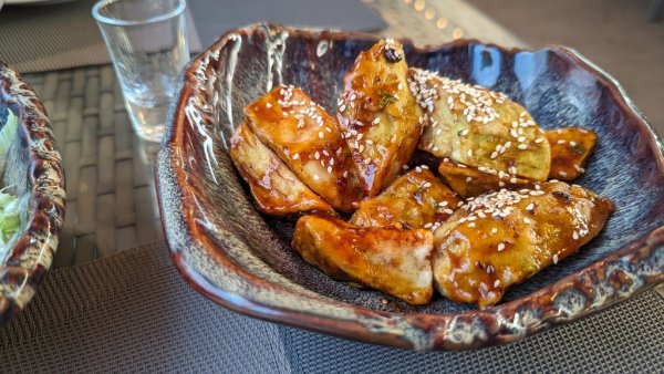 Патладжаните в сладко-кисел сос са кулинарен внос от Китай, който се е превърнал в основна храна тук